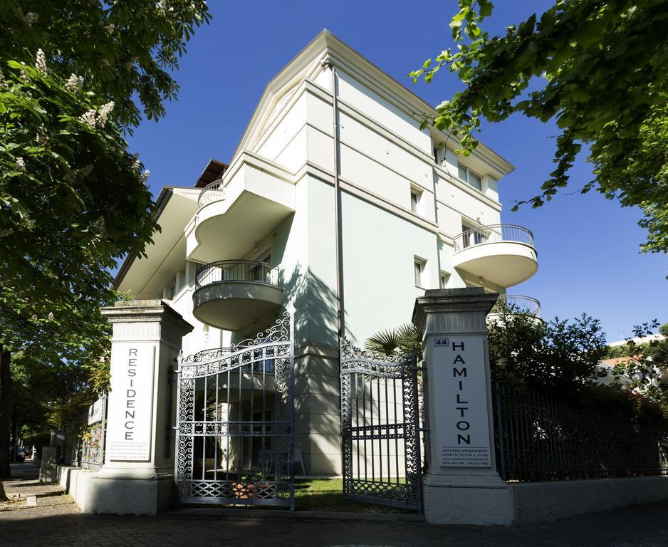 Residence Hamilton Ричоне Екстериор снимка