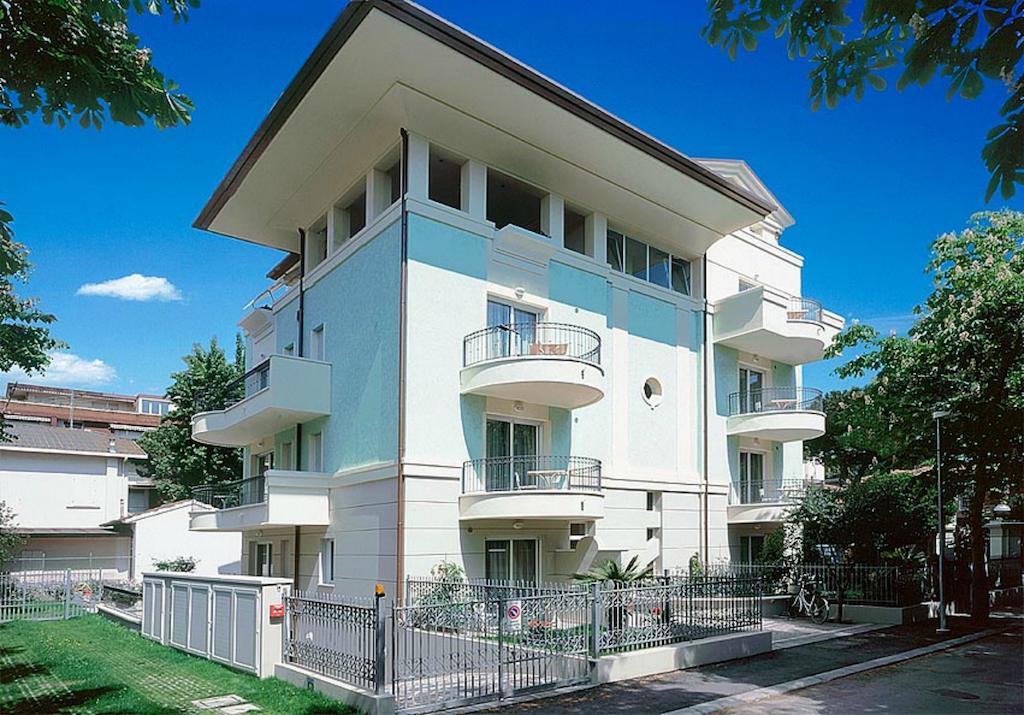 Residence Hamilton Ричоне Екстериор снимка