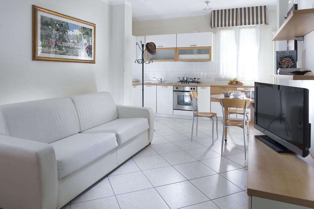 Residence Hamilton Ричоне Екстериор снимка
