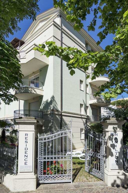 Residence Hamilton Ричоне Екстериор снимка