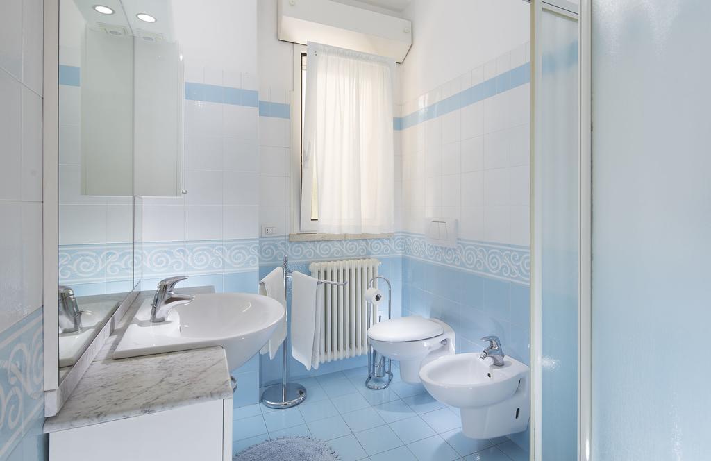 Residence Hamilton Ричоне Екстериор снимка