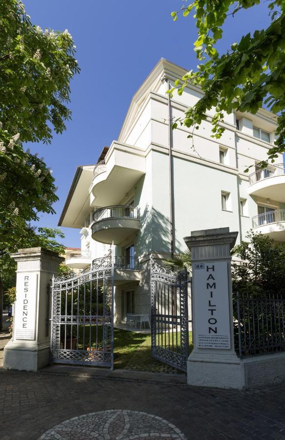 Residence Hamilton Ричоне Екстериор снимка